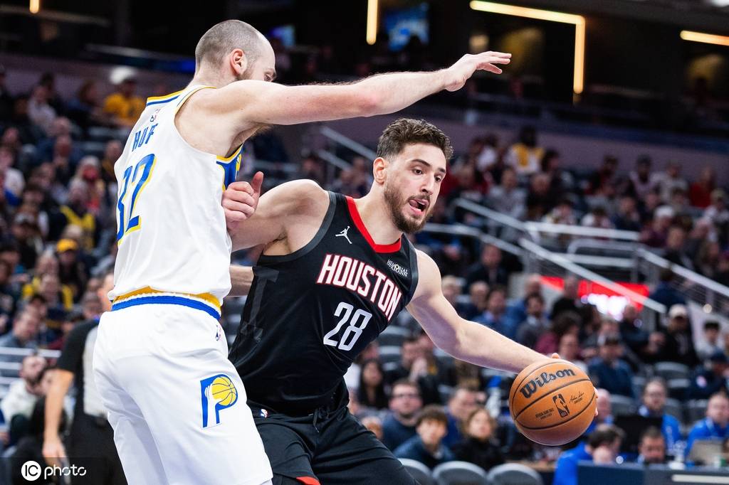 奇异果-西亚卡姆在美国队比赛中出色防守，回归赛场引发热议！的简单介绍