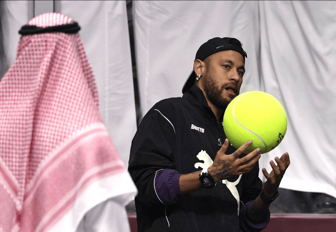 奇异果-关于内马尔在FPX比赛中败北，大胜引发热议！的信息