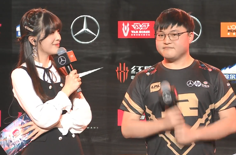 Doinb回归赛场，大胜首场状态亮眼，雄鹿观众沸腾！的简单介绍